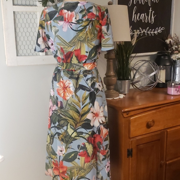 NWT Ella Moon floral wrap around dress size small - Picture 5 of 8